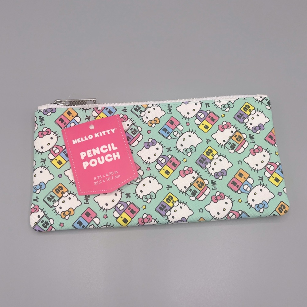Hello kitty pencil case/